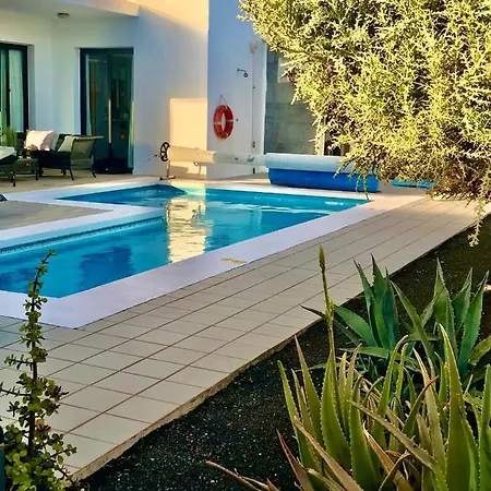 Casa *
